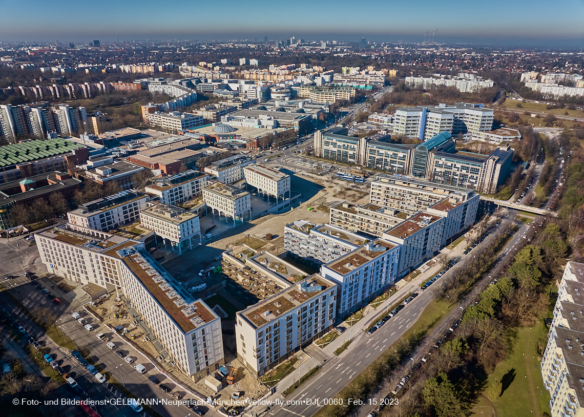 15.02.2023 - Perlach Plaza - Rentenversicherung - SHAERE - Allianz in Neuperlach